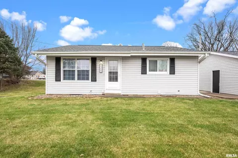 2305 49th St, Davenport, IA 52806