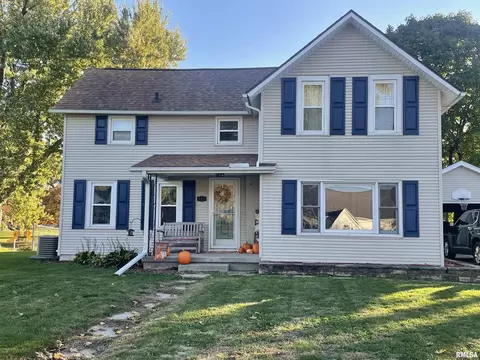 407 W Winfield St, Morrison, IL 61270