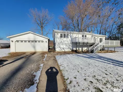 15307 River Rd, East Moline, IL 61244