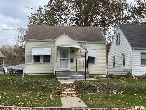1624 33rd St, Moline, IL 61265