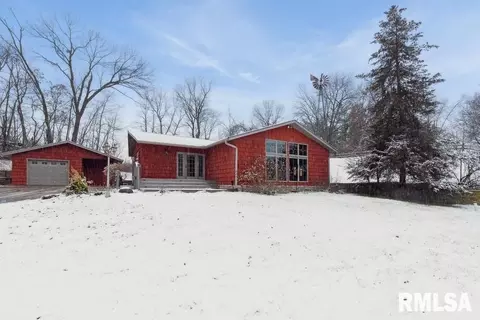 4116 Bellevue Rd, Clinton, IA 52732