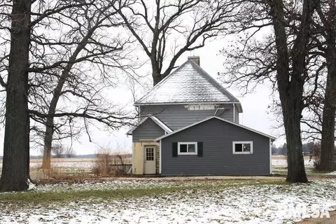26833 W State Rd, Kewanee, IL 61443