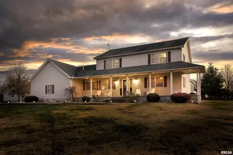 2400 Carriage Ln, Marion, IL 62959