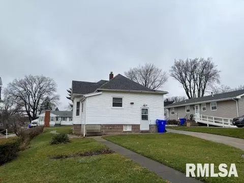 126 Smith St, Kewanee, IL 61443 photo 3