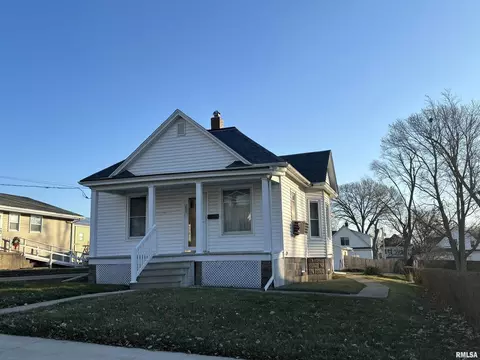 126 Smith St, Kewanee, IL 61443 photo 2