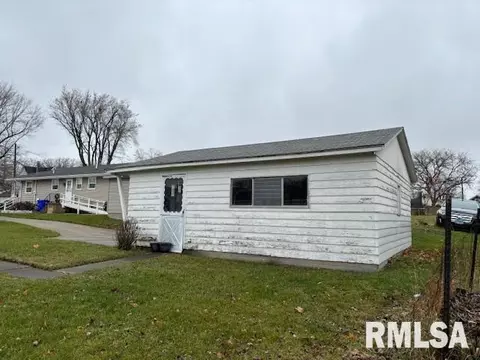 126 Smith St, Kewanee, IL 61443 photo 4