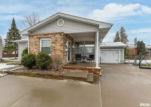 4116 9 12 St, East Moline, IL 61244