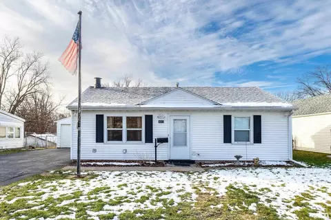3015 W 70th St, Davenport, IA 52806
