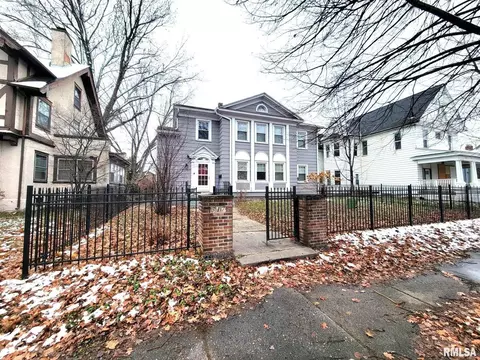 317 Kirkwood Blvd, Davenport, IA 52803