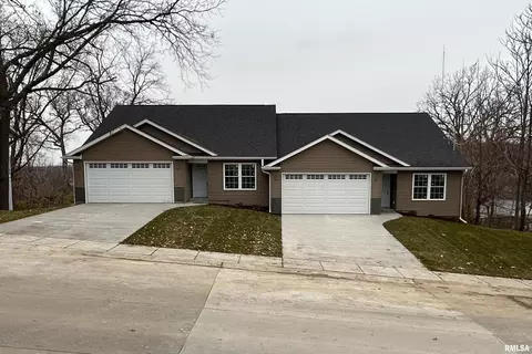 3586 Central Ave, Bettendorf, IA 52722