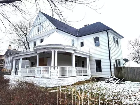 311 Kirkwood Blvd, Davenport, IA 52803
