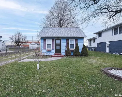 2321 44th St, Moline, IL 61265