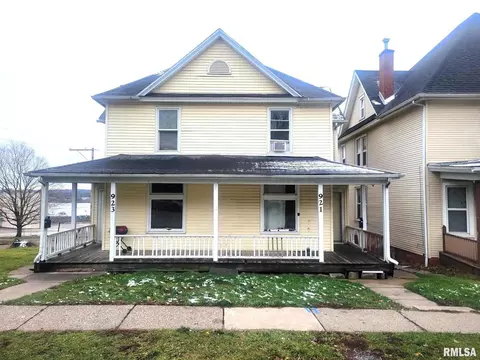 923 E 6th St, Davenport, IA 52803