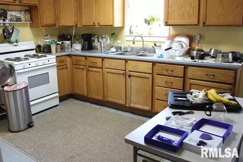 337 S Park St, Kewanee, IL 61443 photo 8