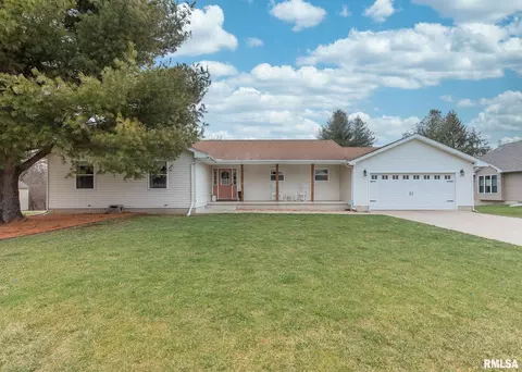 714 Ski View Dr, Sherrard, IL 61281