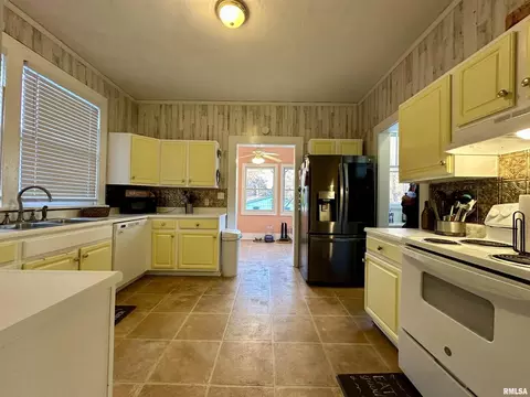 514 Everett St, Marion, IL 62959 photo 7