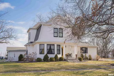 353 N Ohio St, Camp Point, IL 62320