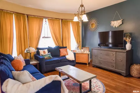 353 N Ohio St, Camp Point, IL 62320 photo 4
