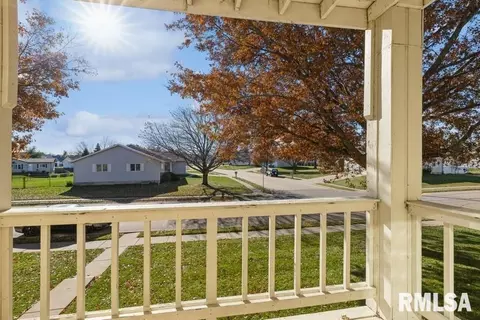 800 E Iowa St, Eldridge, IA 52748 photo 4
