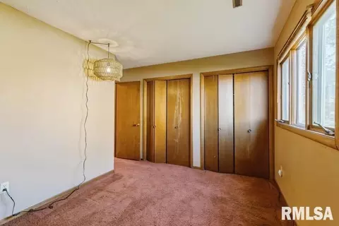 800 E Iowa St, Eldridge, IA 52748 photo 17