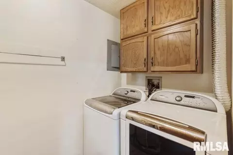 800 E Iowa St, Eldridge, IA 52748 photo 19