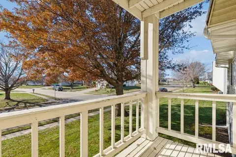 800 E Iowa St, Eldridge, IA 52748 photo 5