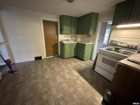 1616 12th St, Moline, IL 61265 photo 4