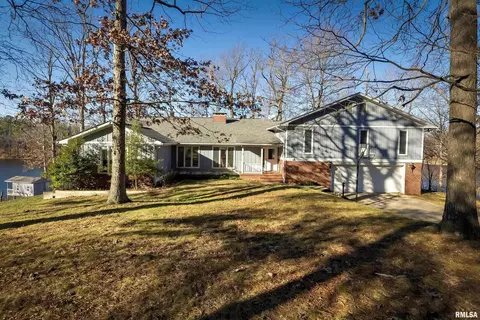 69 Lake Shore Ct, Carbondale, IL 62902