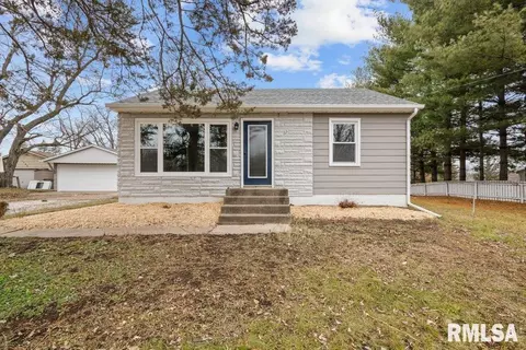 1724 W 48th St, Davenport, IA 52806