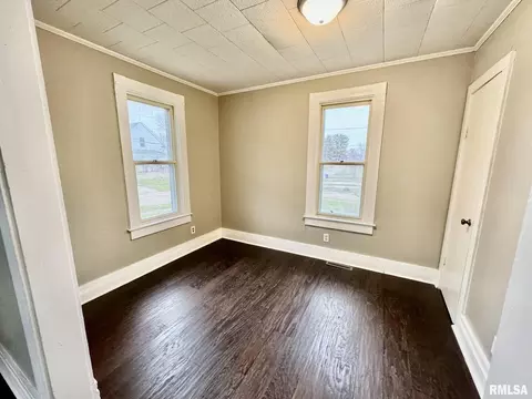 515 Willow St, Kewanee, IL 61443 photo 2