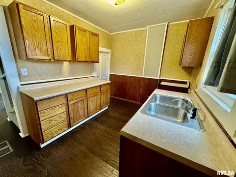 515 Willow St, Kewanee, IL 61443 photo 7
