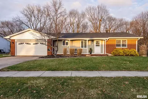 4311 34th Avenue Pl, Moline, IL 61265