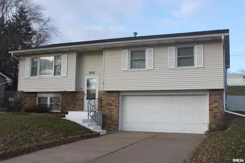 2418 W 44th St, Davenport, IA 52806