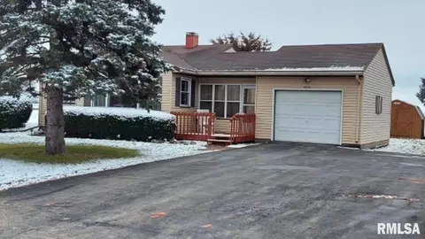 406 E A St, Alpha, IL 61413 photo 2