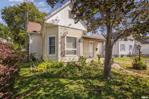 208 N 12th St, Herrin, IL 62948 photo 2