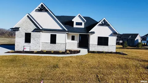 225 Mason Dr, Riverdale, IA 52722
