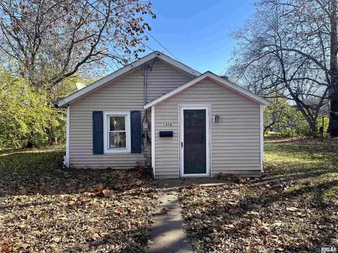 1056 Green St, Henry, IL 61537