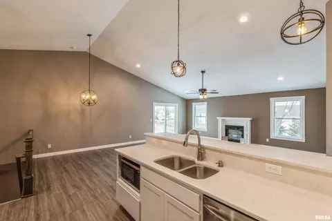 340 Hillside Dr, Park View, IA 52748 photo 11
