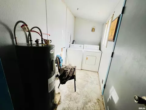 814 E Belleville Ave, Christopher, IL 62822 photo 12