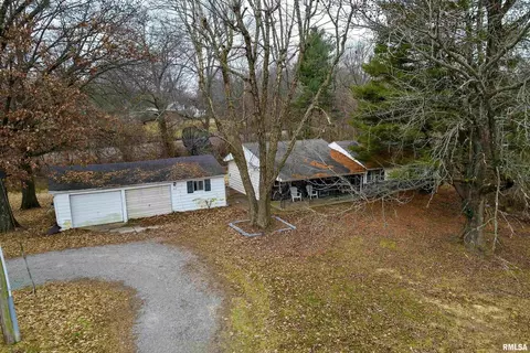 814 E Belleville Ave, Christopher, IL 62822 photo 8