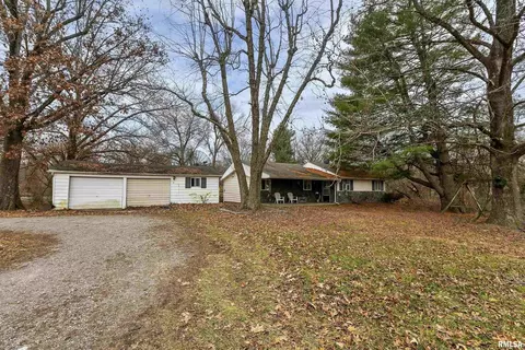 814 E Belleville Ave, Christopher, IL 62822