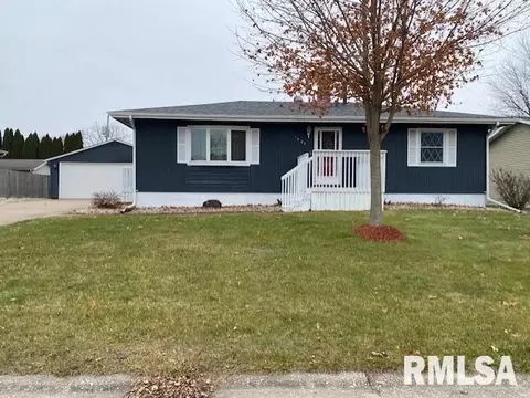 1003 17th St, Rapids City, IL 61278