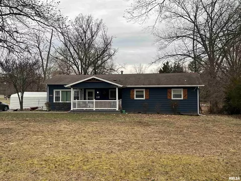 1202 W Church St, Benton, IL 62812