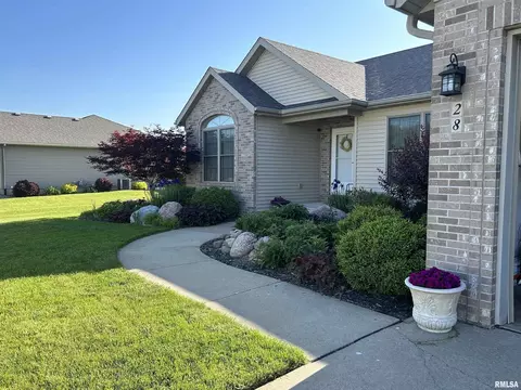 28 Nicholas Ct, Park View, IA 52748 photo 2