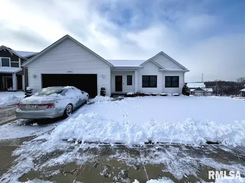 1607 Shamrock Dr, Davenport, IA 52807