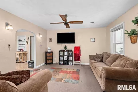 2420 47th St, Moline, IL 61265 photo 3