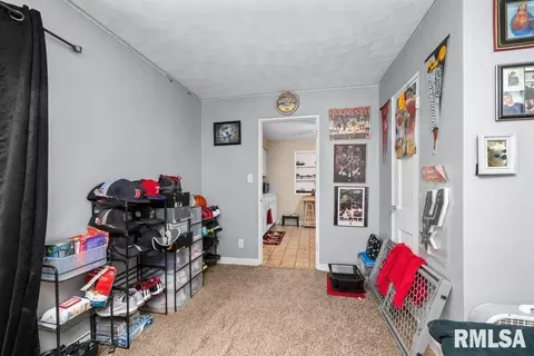 2420 47th St, Moline, IL 61265 photo 11