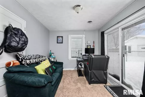 2420 47th St, Moline, IL 61265 photo 10