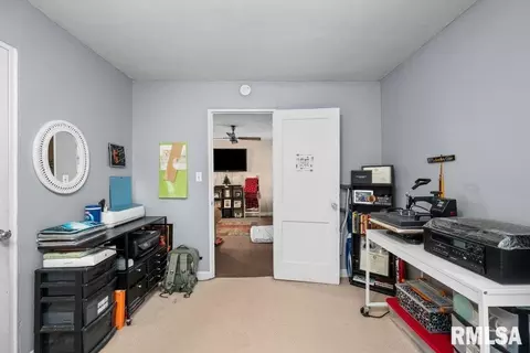 2420 47th St, Moline, IL 61265 photo 8