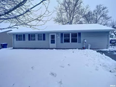 2416 N Fairmount St, Davenport, IA 52804